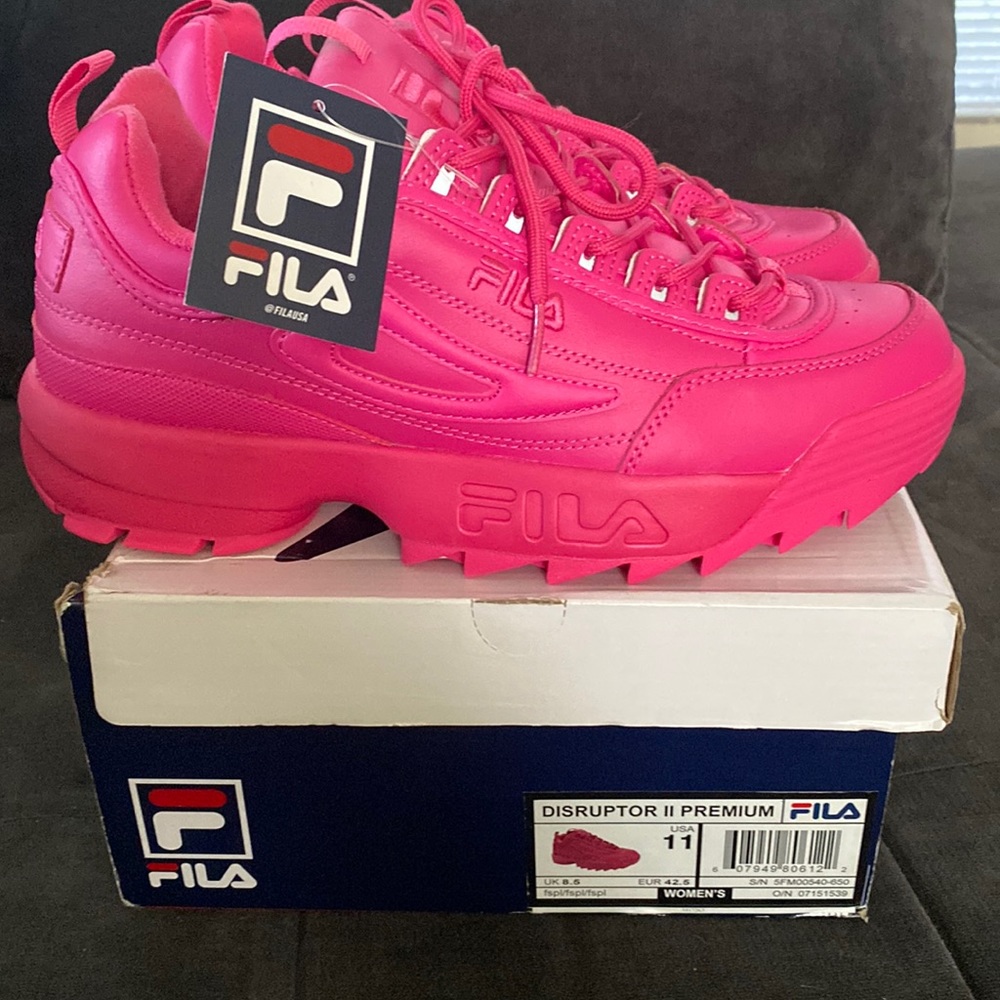 Women’s new hot pink Fila Disruptor 2 size 11